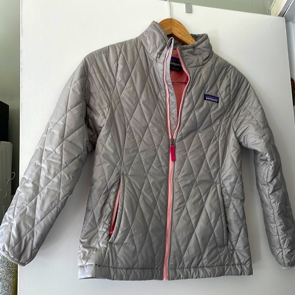 Patagonia Girls nanopuff size large / 12, silver diamond quilt.